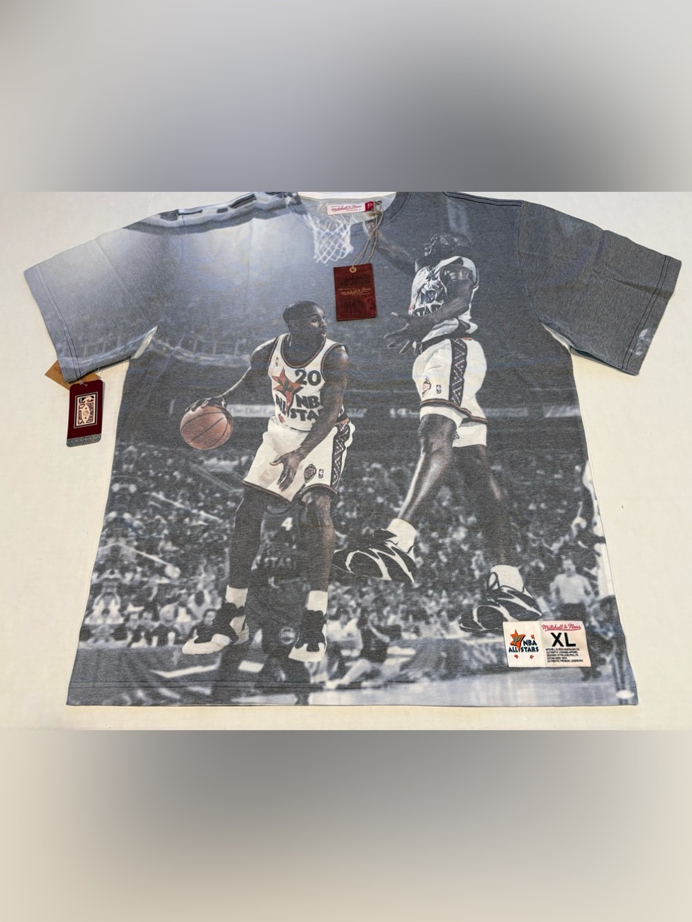 Men's Mitchell & Ness Seattle SuperSonics Above the Rim Graphic T-Shirt Size XL